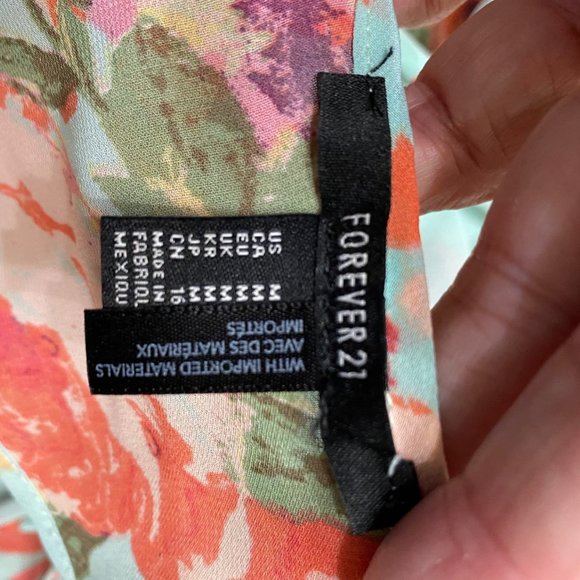 Forever 21 M Light Weight Sheer Hi-Lo Top w/Tie Back - Picture 6 of 9